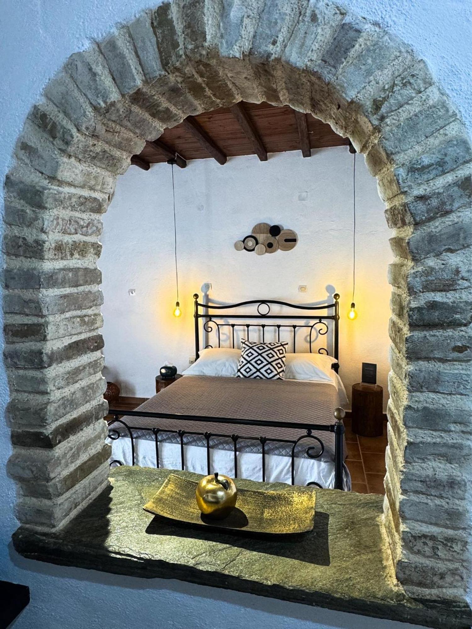 O Mylos Ermoupoli Bagian luar foto